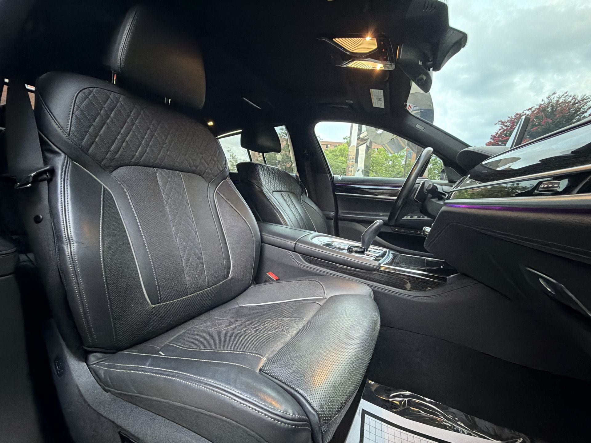 Used 2019 BMW 750i xDrive AWD/4WD image 28