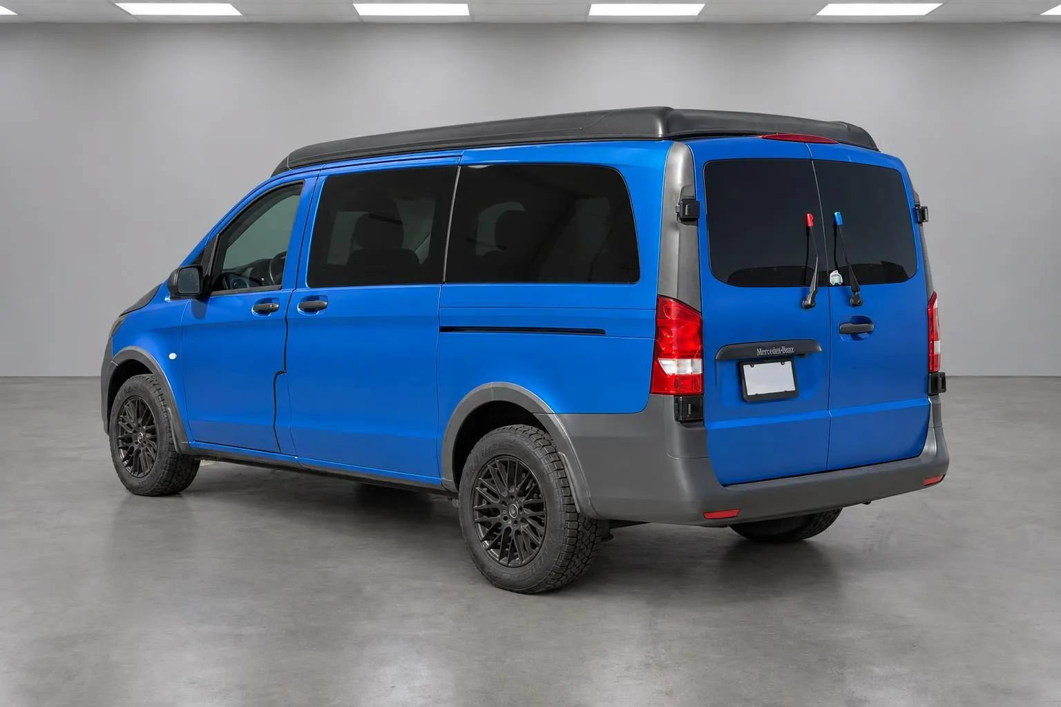 Used 2020 Mercedes-Benz Metris Passenger image 4