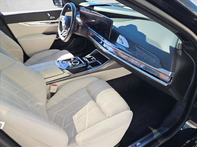 Certified 2024 BMW i7 xDrive60 AWD/4WD image 23