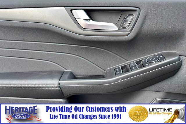 New 2025 Ford Escape SE image 8