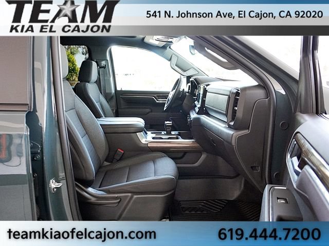 Used 2026 Chevrolet Silverado 1500 LT Trail Boss w/ LPO, Dark Essentials Package AWD/4WD image 11