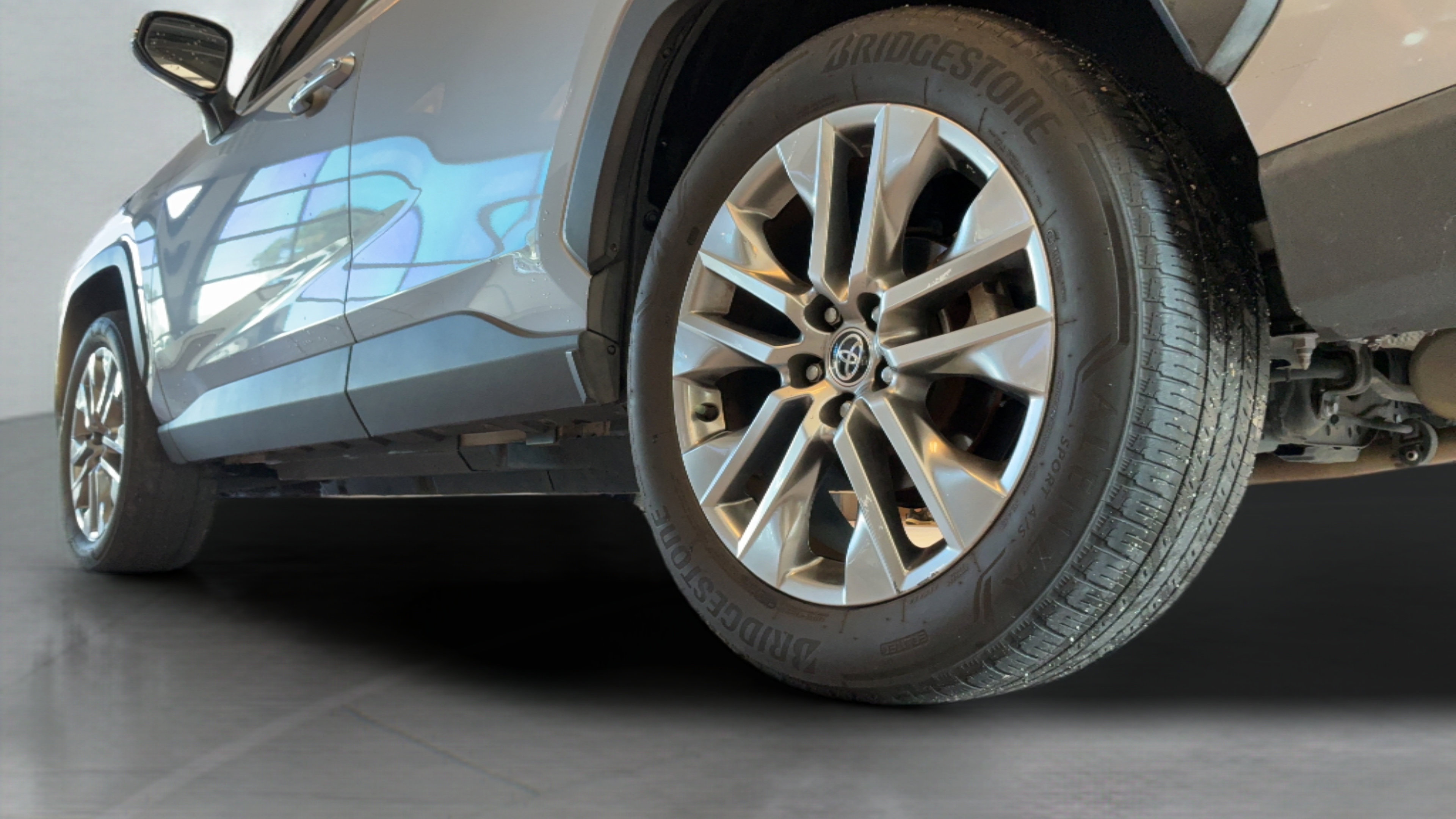 Used 2020 Toyota RAV4 Limited FWD image 41