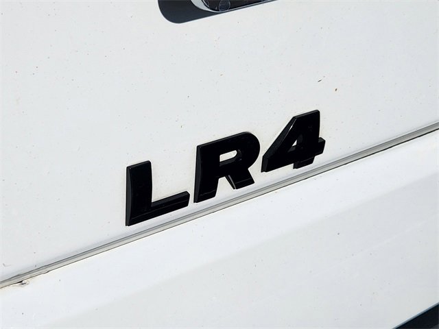 Used 2016 Land Rover LR4 HSE LUX image 18