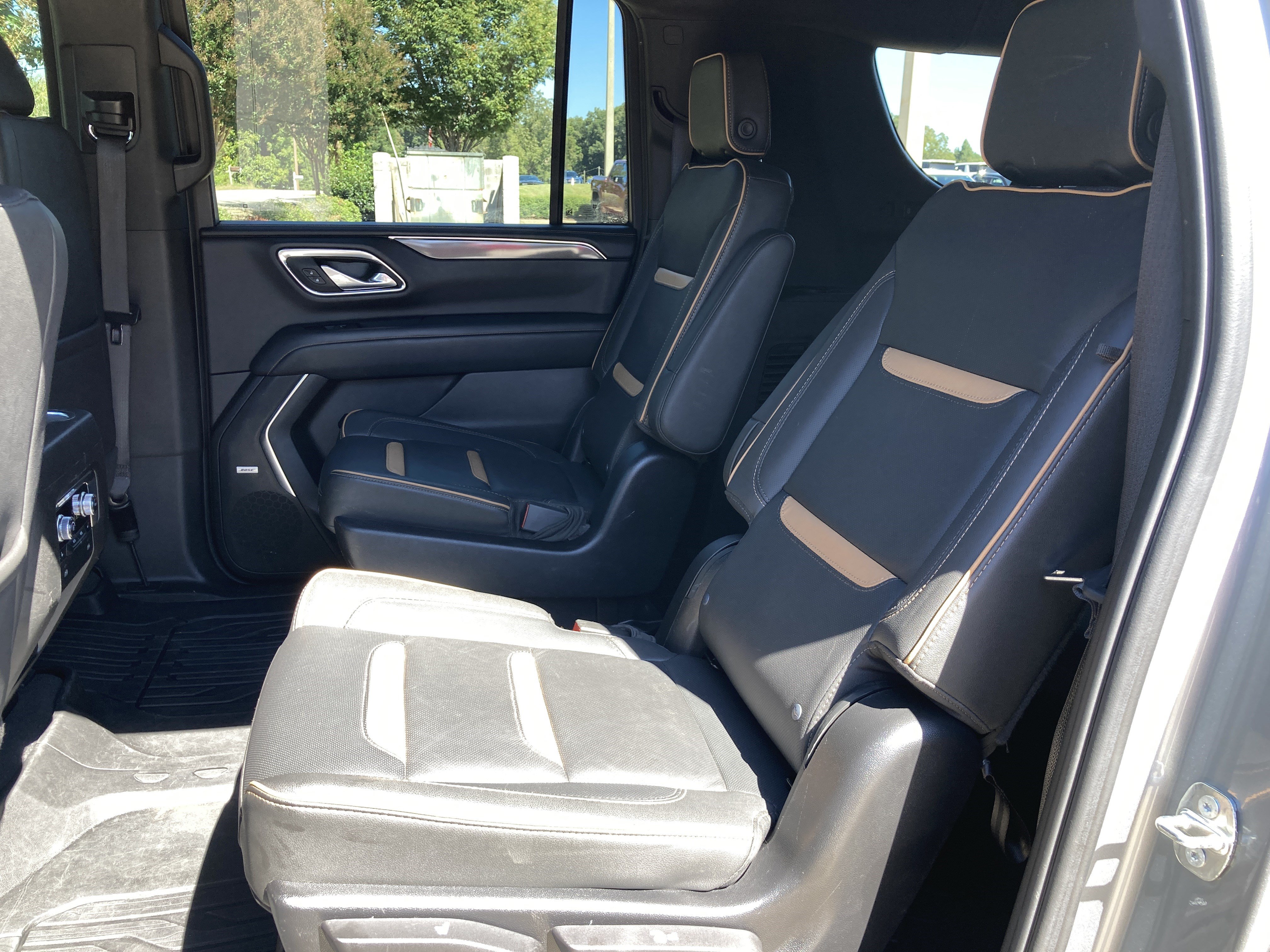Certified 2024 GMC Yukon XL AT4 w/ Technology Package AWD/4WD image 14