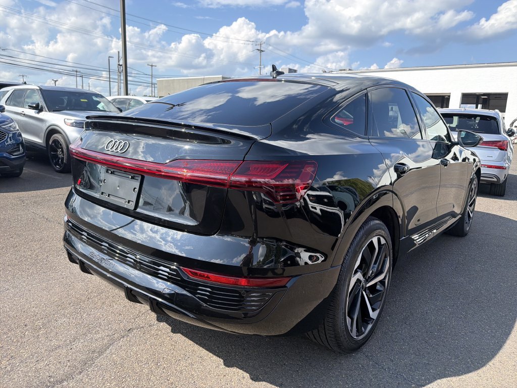 Used 2024 Audi Q8 e-tron Prestige w/ Prestige Package AWD/4WD image 5