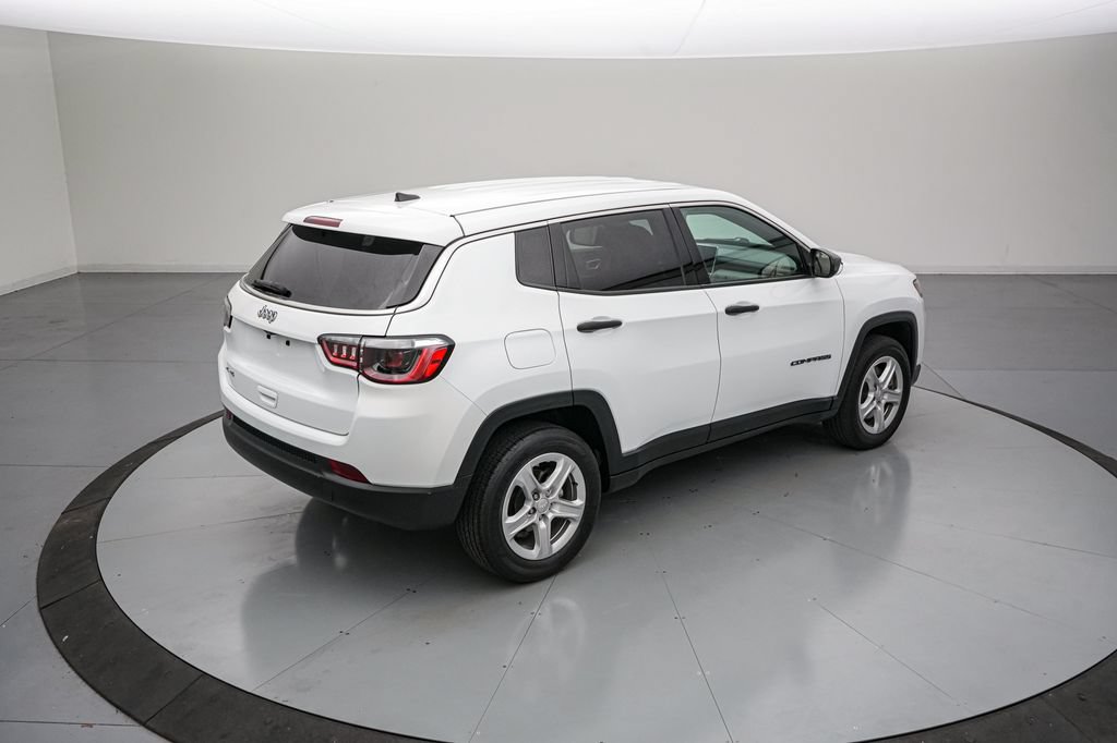 Used 2023 Jeep Compass Sport AWD/4WD image 4