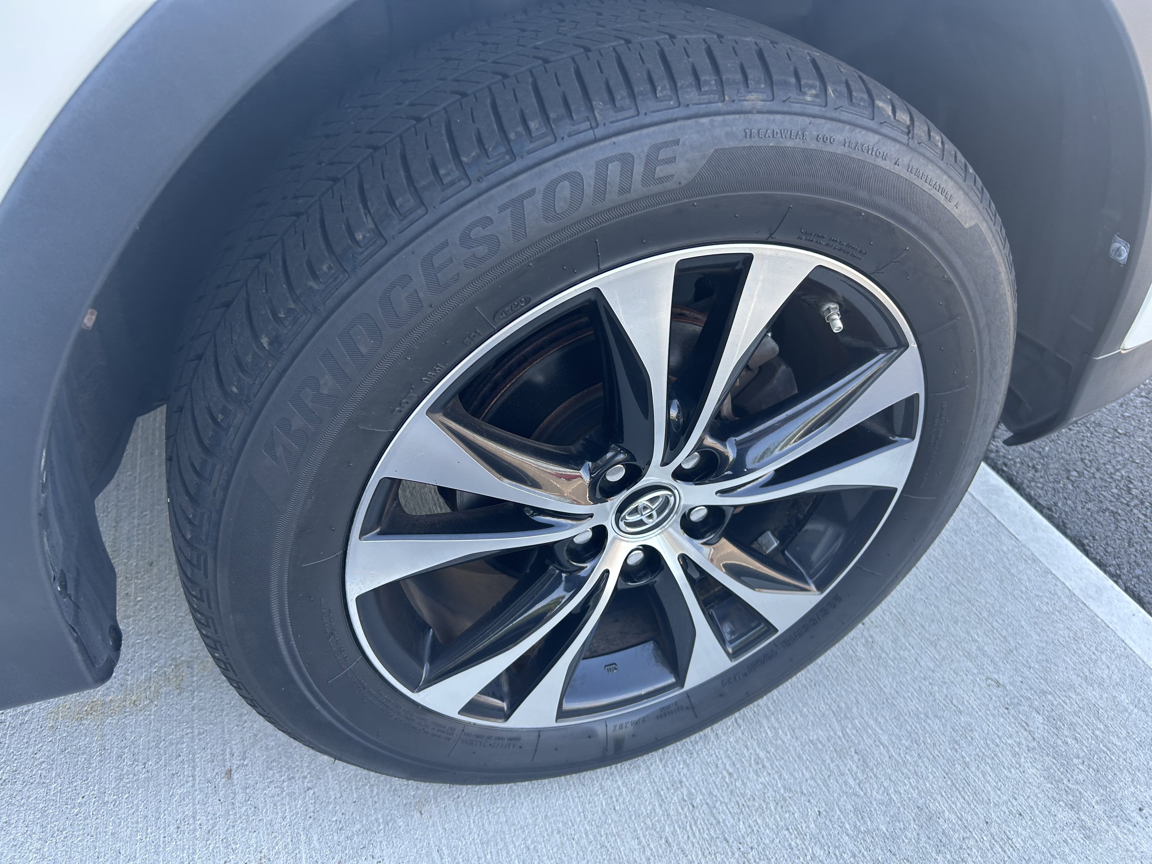 Used 2015 Toyota RAV4 Limited image 29