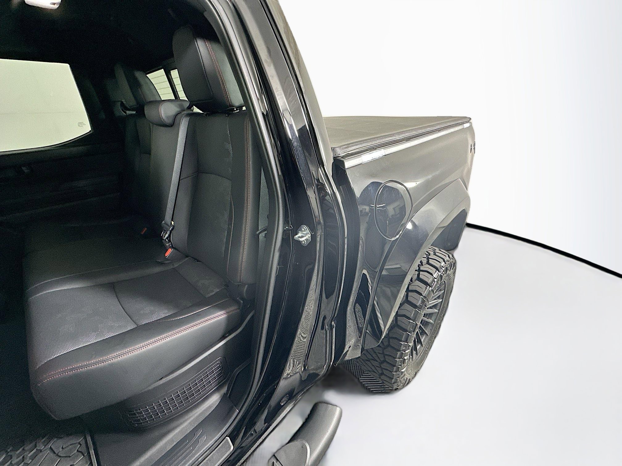 Used 2025 Toyota Tacoma TRD Pro AWD/4WD image 26