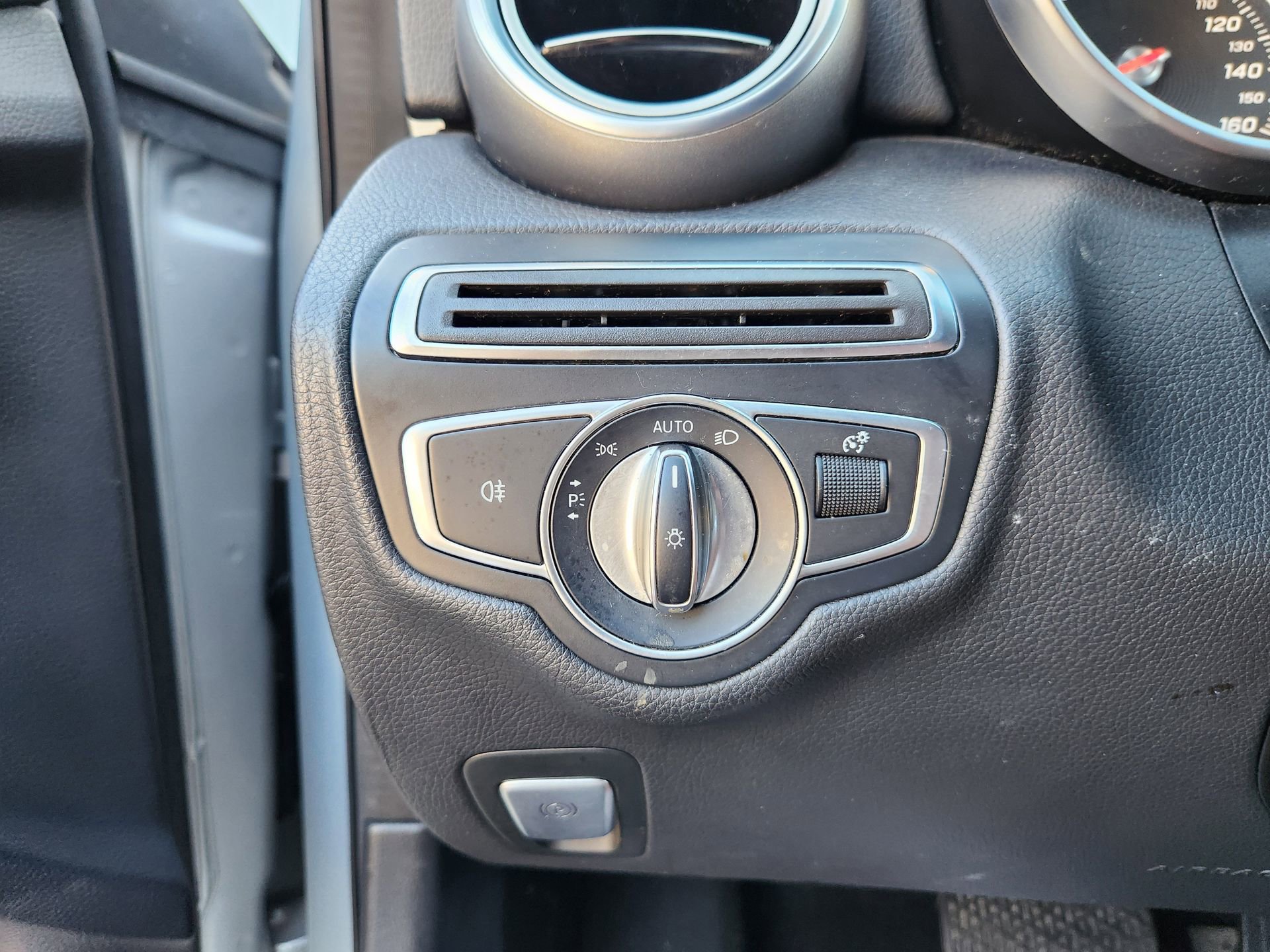 Used 2017 Mercedes-Benz C 300 Sedan image 22