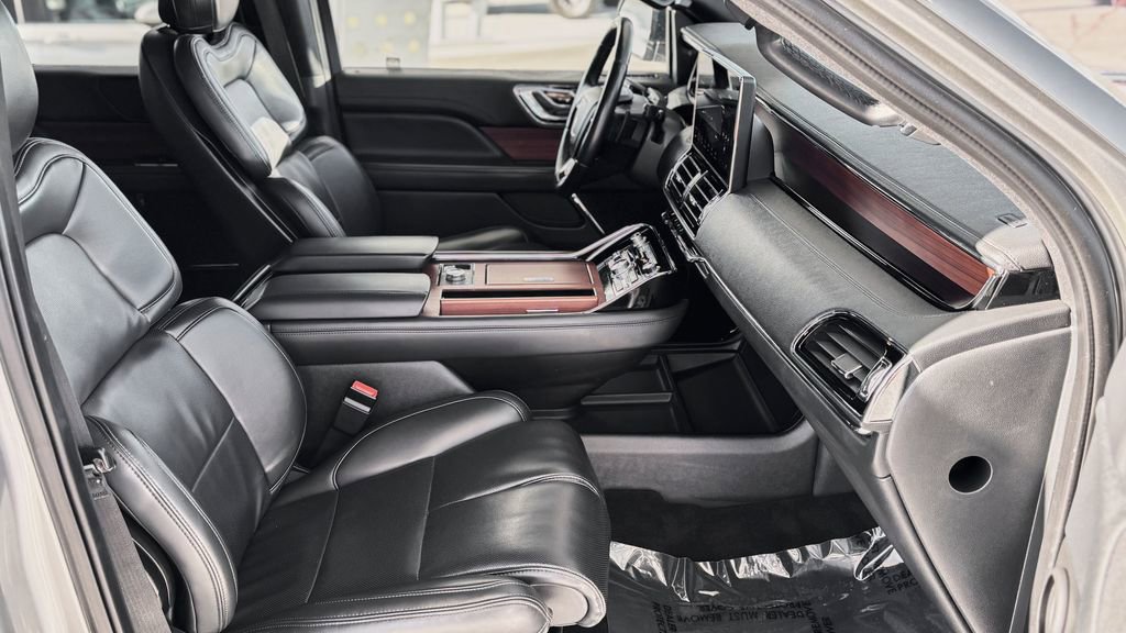 Used 2024 Lincoln Navigator L 4WD image 18