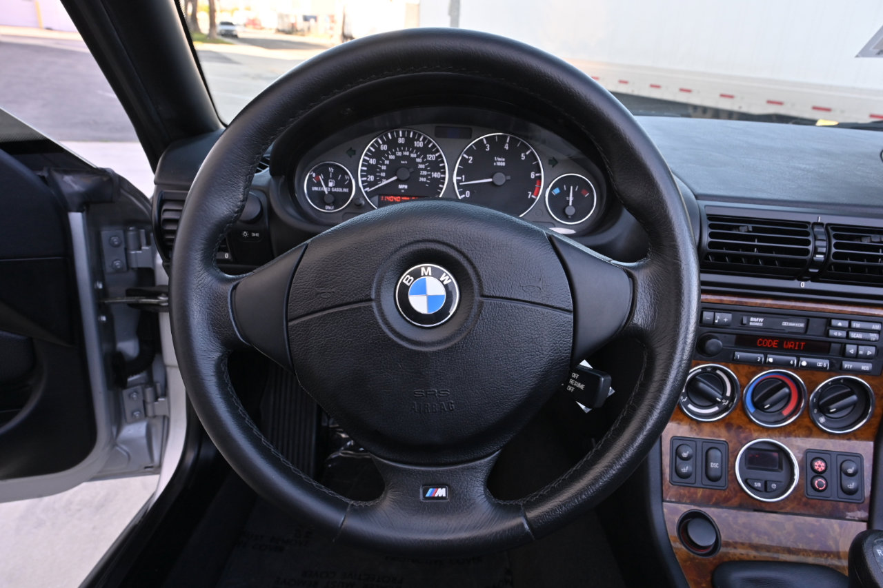 Used 2000 BMW Z3 2.5i image 17