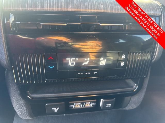 Used 2024 Jeep Wagoneer Series II w/ Flexible Seating Group image 16