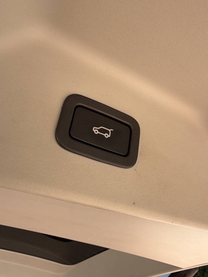 Used 2017 Land Rover Range Rover HSE AWD/4WD image 27