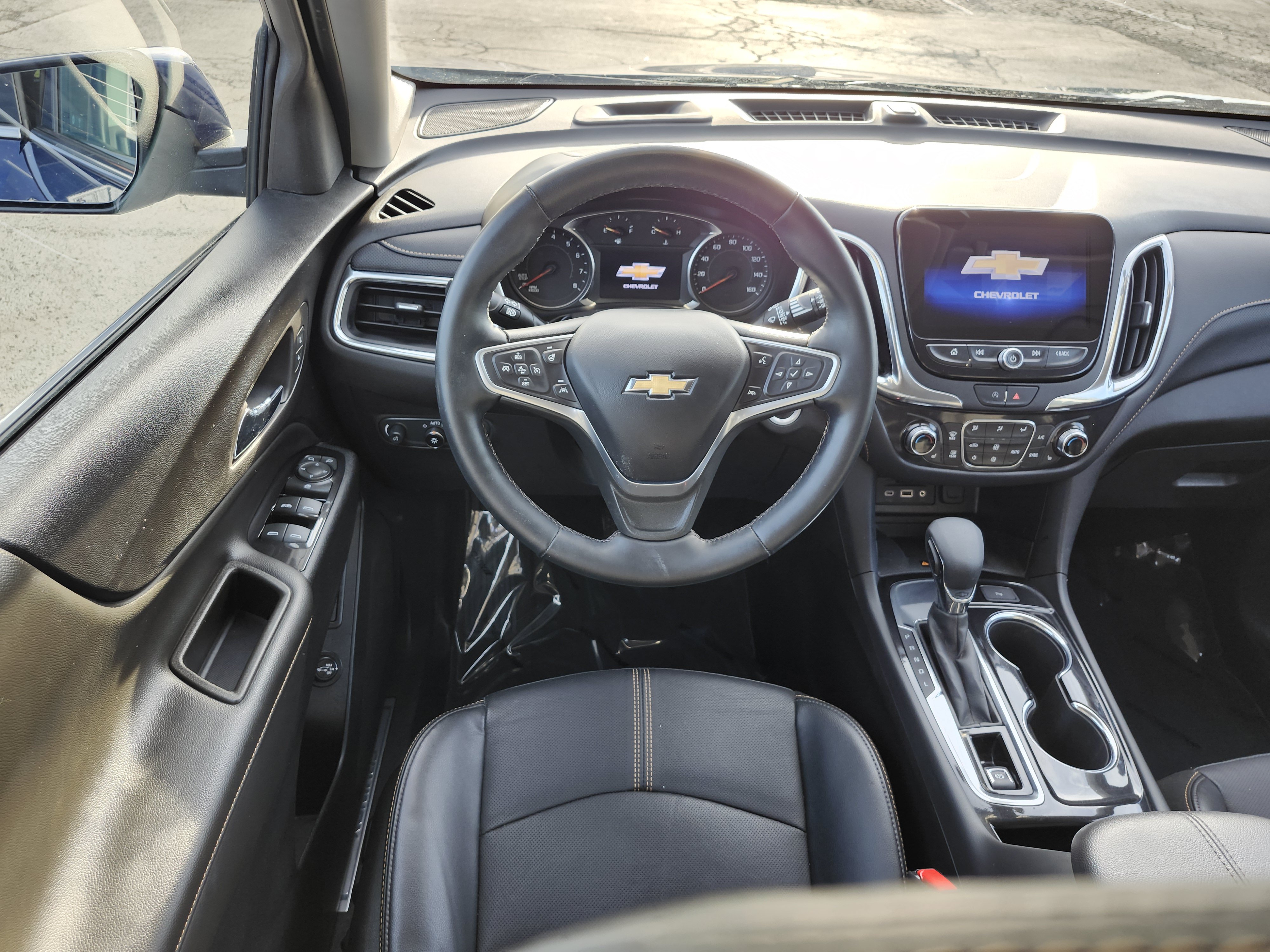 Used 2023 Chevrolet Equinox Premier FWD image 27