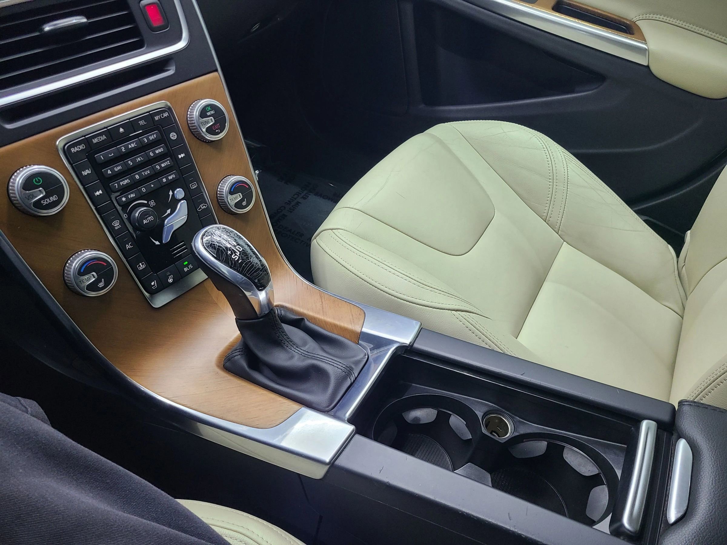 Used 2016 Volvo S60 T5 Premier image 22