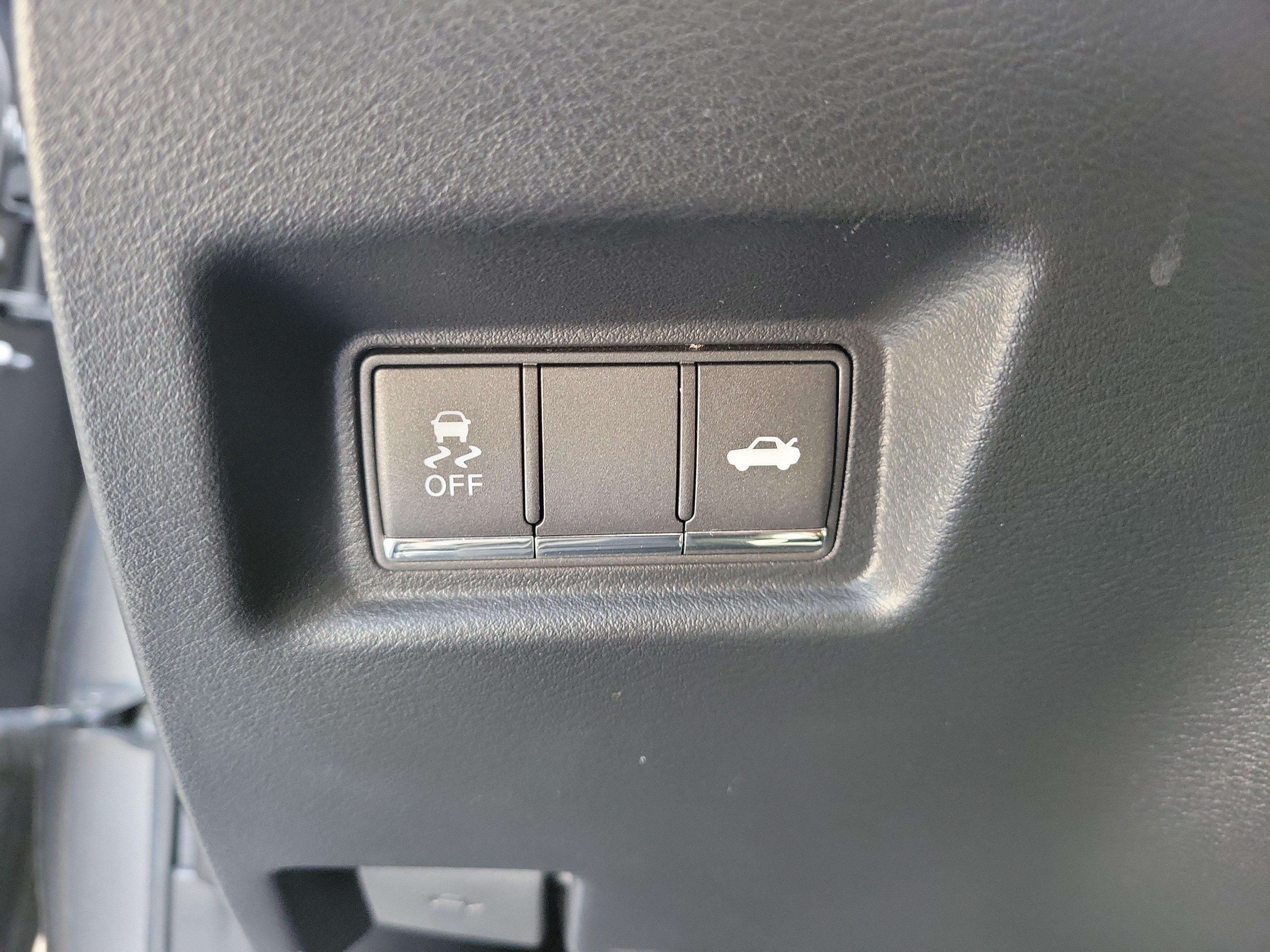 Used 2015 INFINITI Q50 Premium w/ Deluxe Touring Package RWD image 32