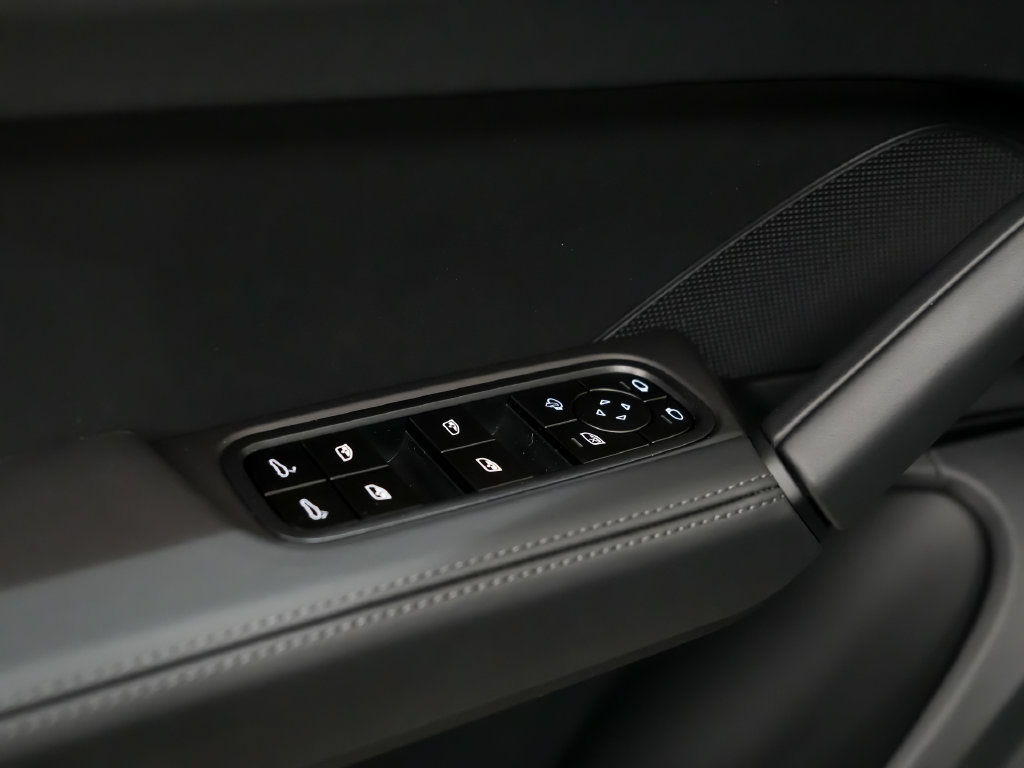 New 2026 Porsche Cayenne S AWD/4WD image 23