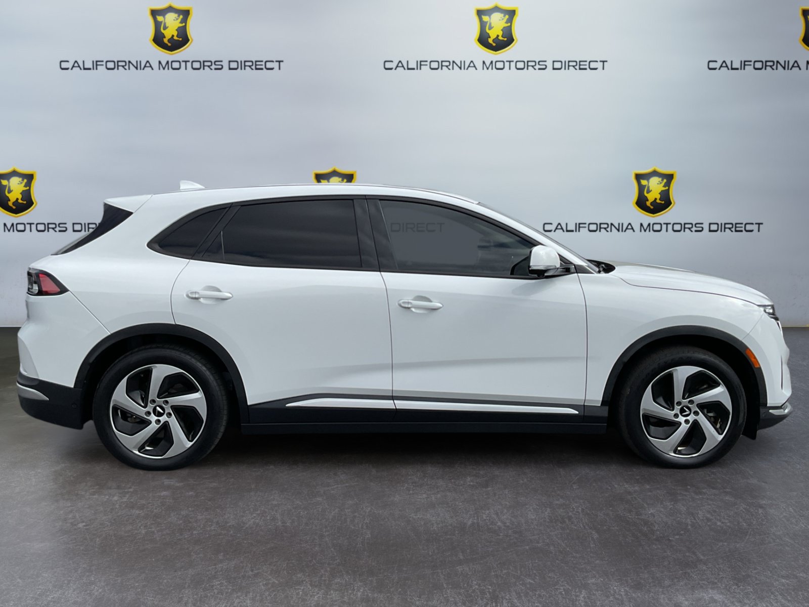Used 2023 VinFast VF 8 Eco AWD/4WD image 4