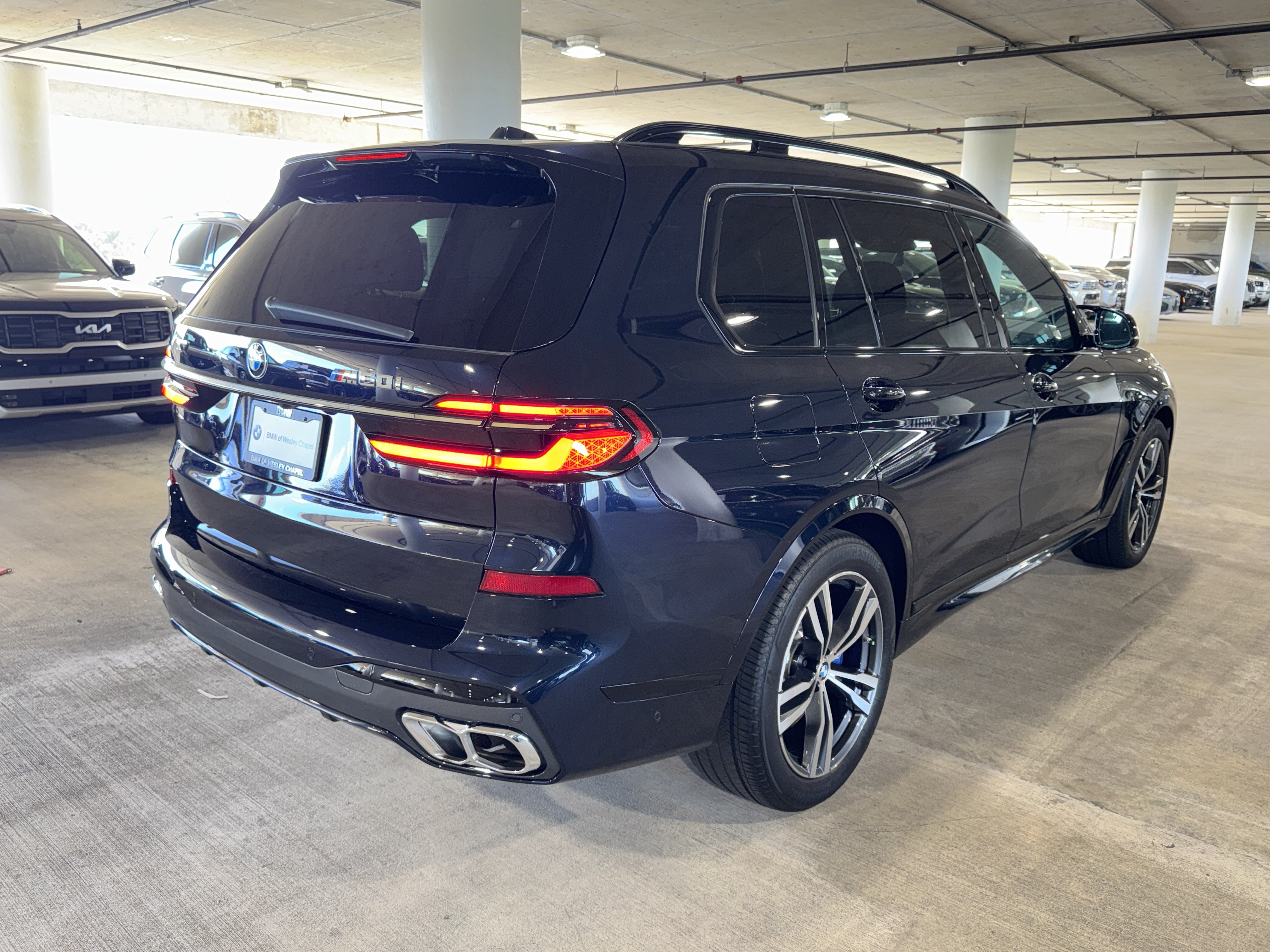 Used 2025 BMW X7 M60i AWD/4WD image 8
