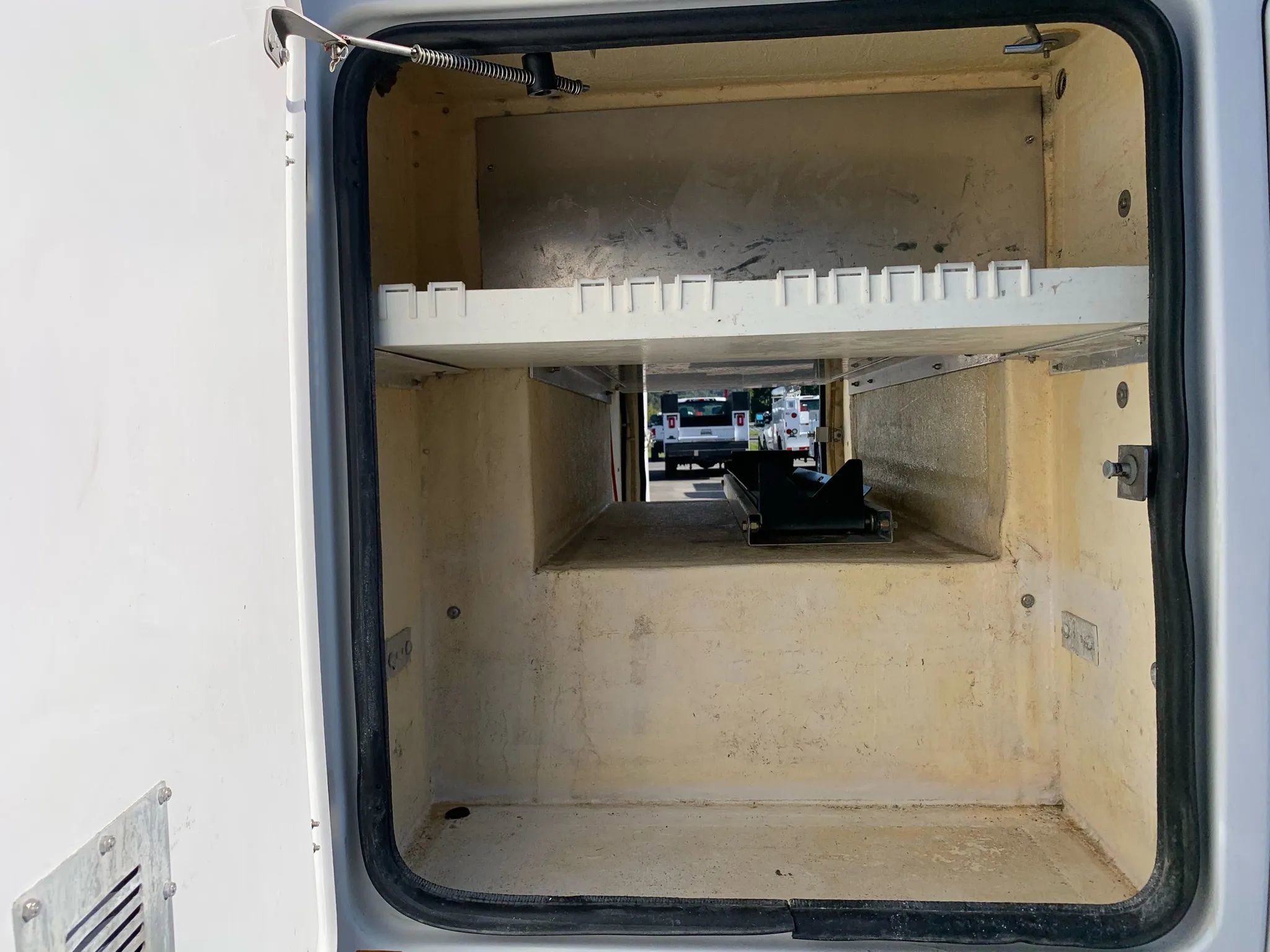 Used 2013 Ford F450 XL w/ Snow Plow Prep Pkg RWD image 25