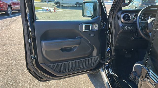 Used 2022 Jeep Gladiator Willys image 8