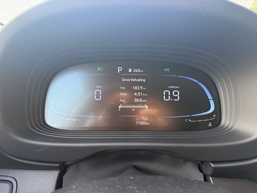 Used 2024 Hyundai Venue Limited FWD image 10