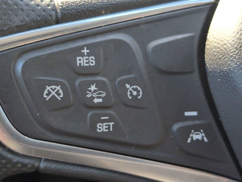 Used 2023 Chevrolet Equinox LS w/ LS Convenience Package FWD image 20