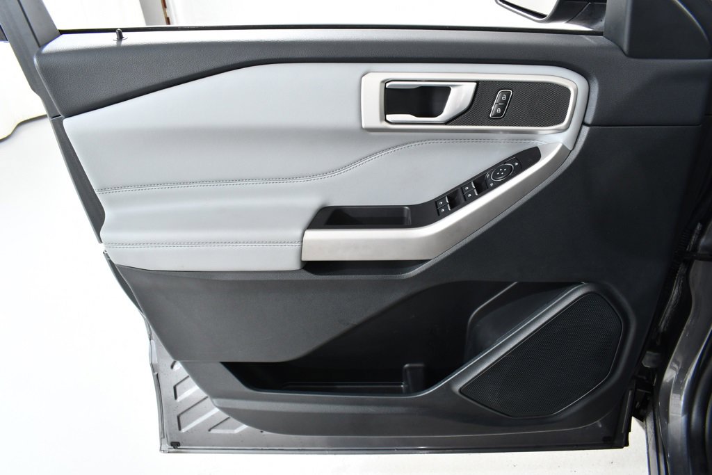 Used 2023 Ford Explorer XLT w/ Equipment Group 202A image 26