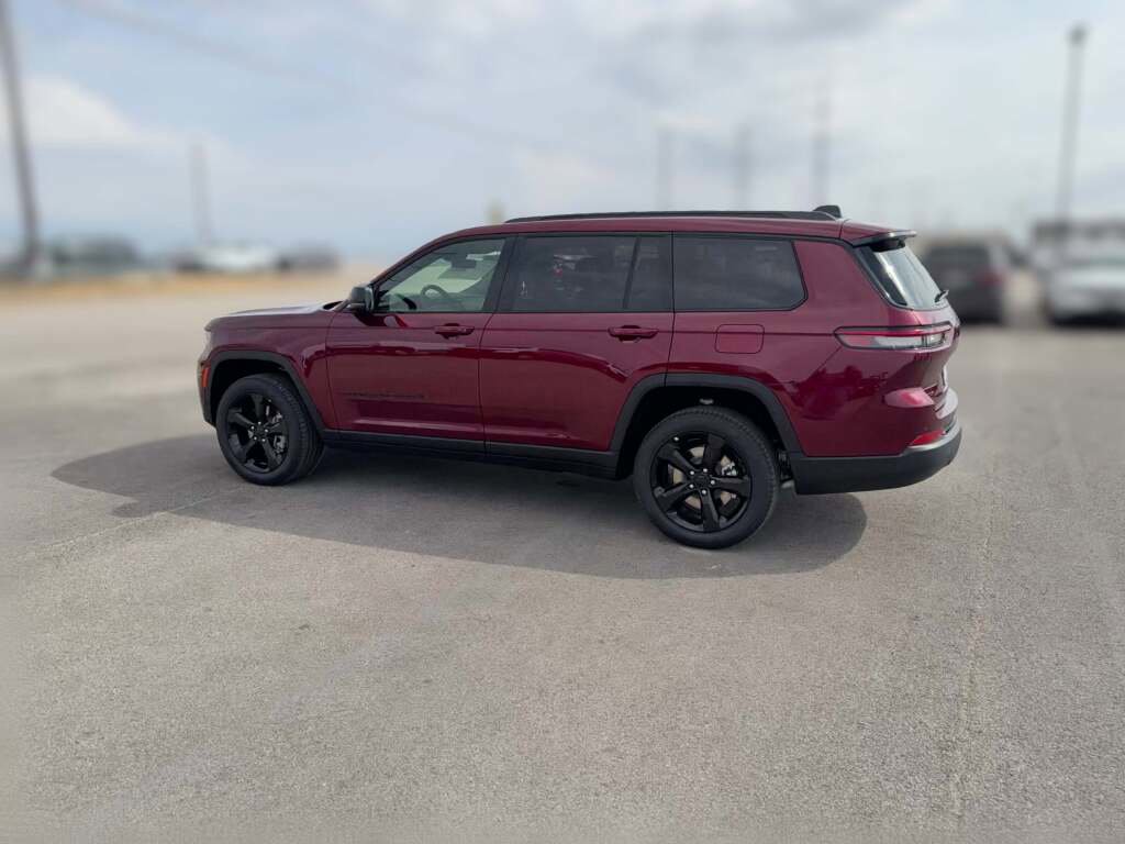 New 2025 Jeep Grand Cherokee L Limited w/ Black Appearance Package image 7