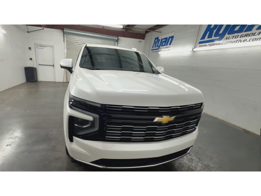 Used 2025 Chevrolet Tahoe High Country RWD image 3