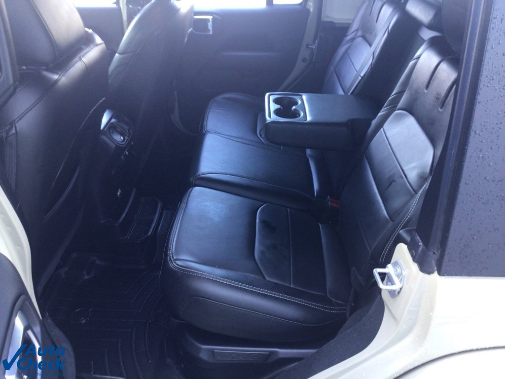 Used 2022 Jeep Wrangler Unlimited Sahara w/ Cold Weather Group image 15