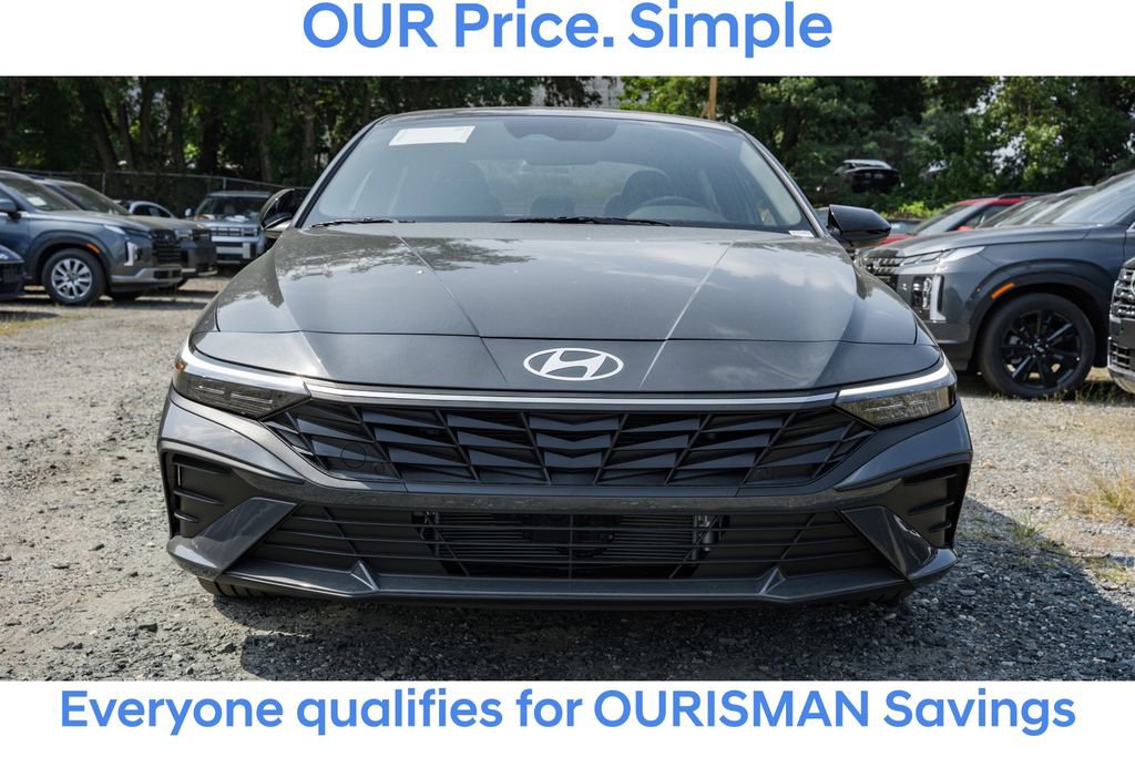 New 2025 Hyundai Elantra SEL image 2
