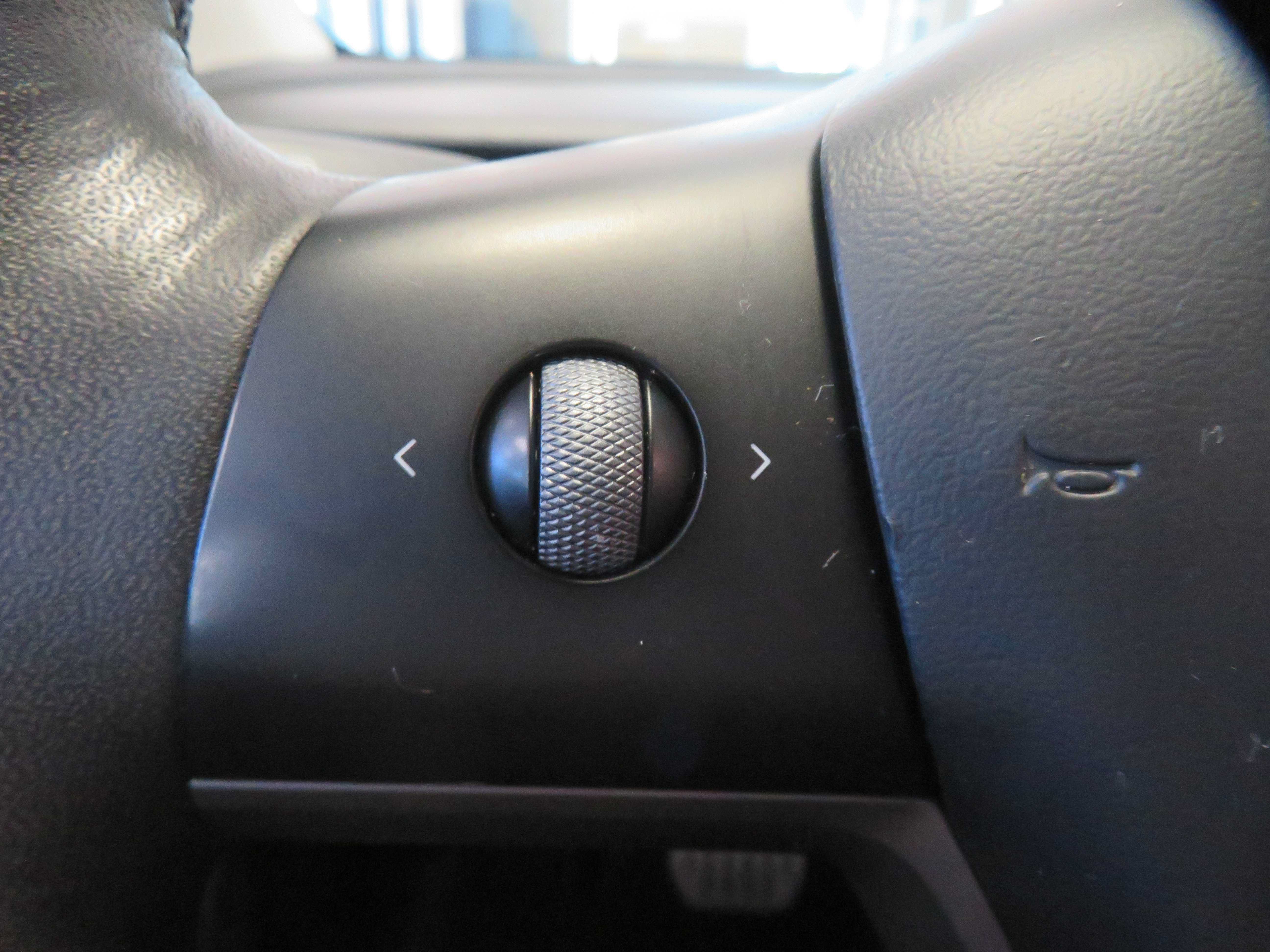 Used 2022 Tesla Model Y Performance AWD/4WD image 27