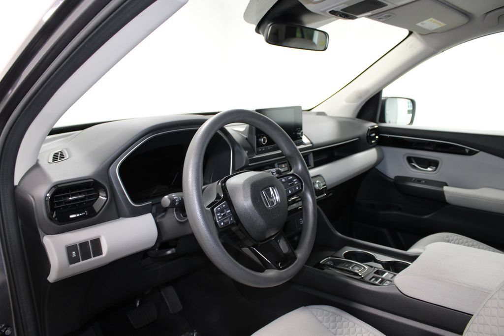 Used 2023 Honda Pilot LX image 19