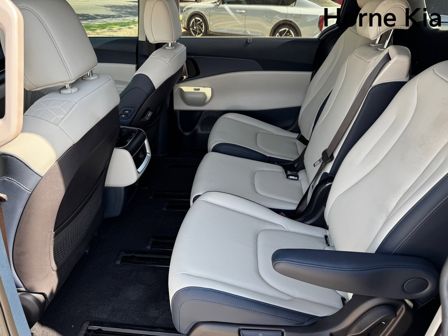 New 2026 Kia Carnival EX image 11