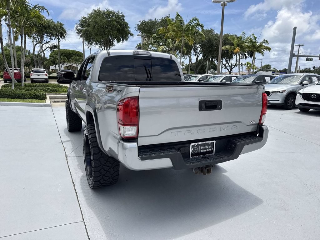 Used 2017 Toyota Tacoma TRD Sport w/ Tow Package RWD image 13