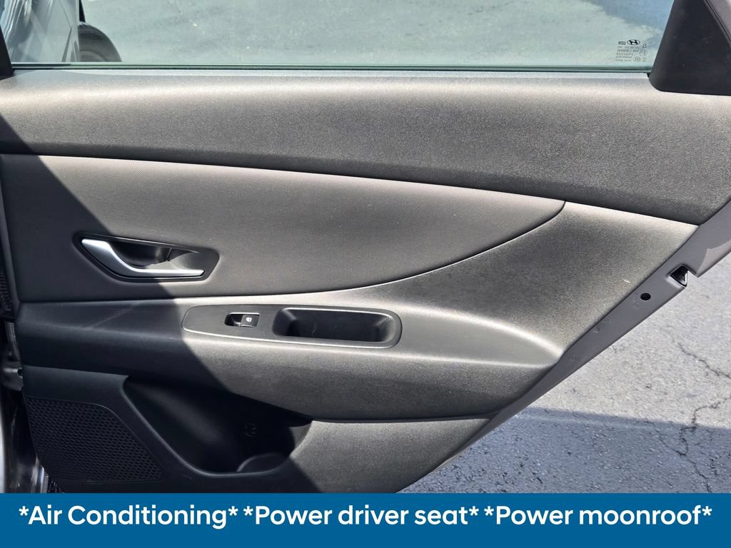 Certified 2024 Hyundai Elantra Limited FWD image 14