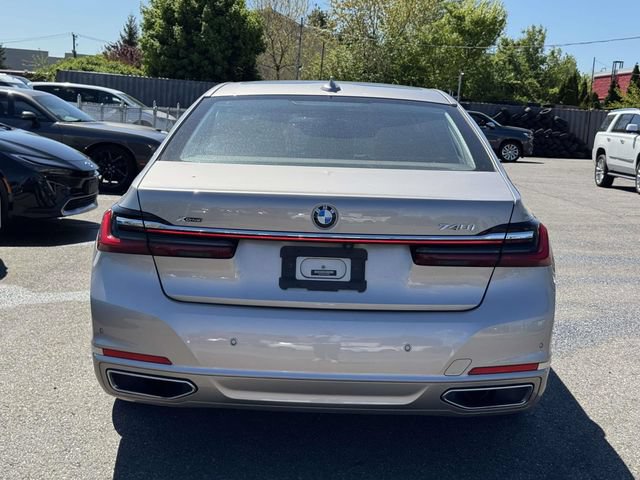 Used 2021 BMW 740i xDrive w/ Luxury Rear Seating Package AWD/4WD image 10