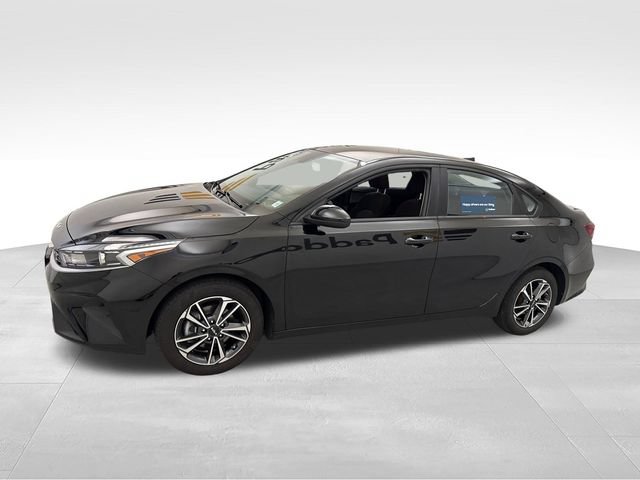 Used 2023 Kia Forte LXS FWD image 2