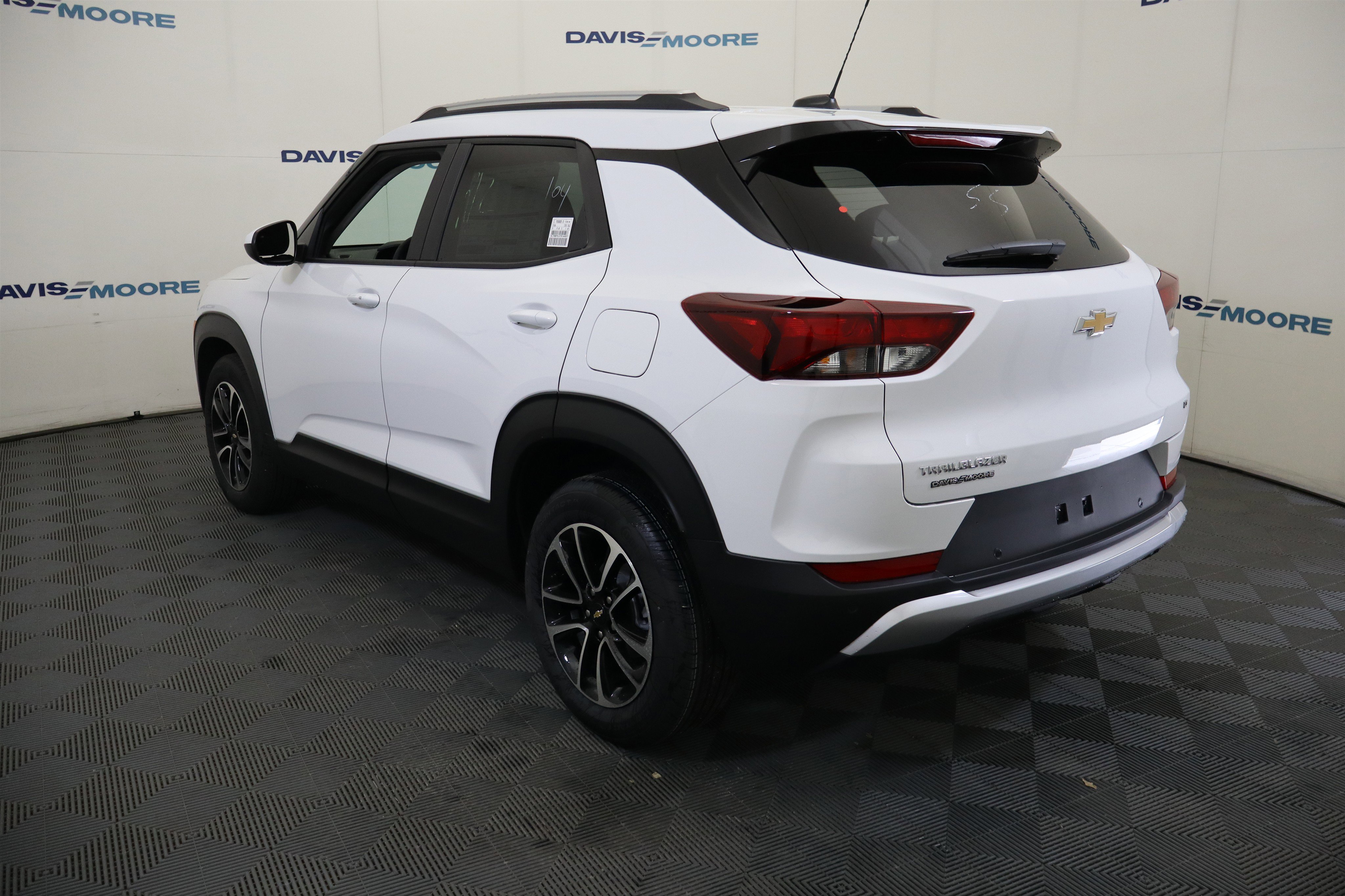 New 2026 Chevrolet TrailBlazer LT w/ Convenience Package FWD image 10