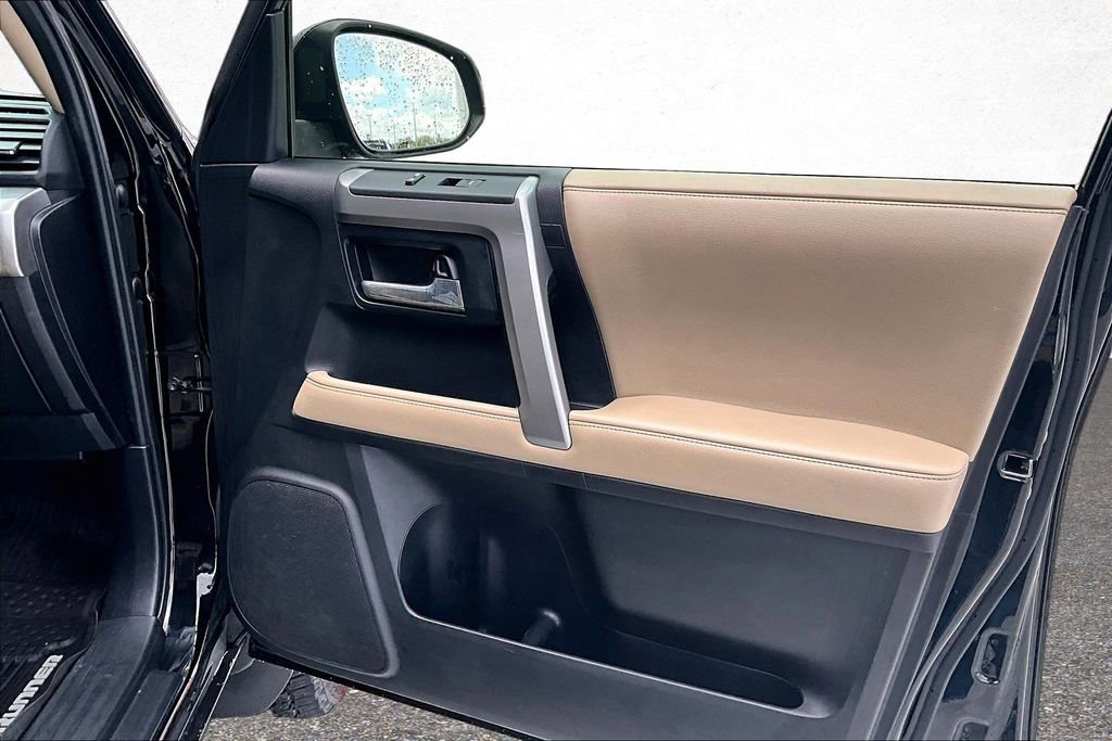 Used 2017 Chevrolet Silverado 1500 LT w/ All Star Edition image 29