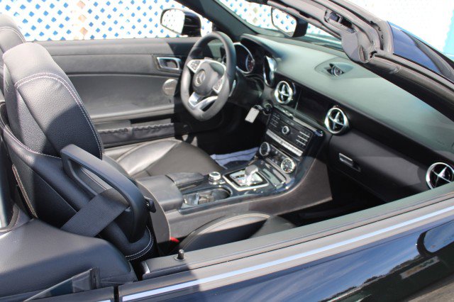 Used 2019 Mercedes-Benz SLC 300 image 17