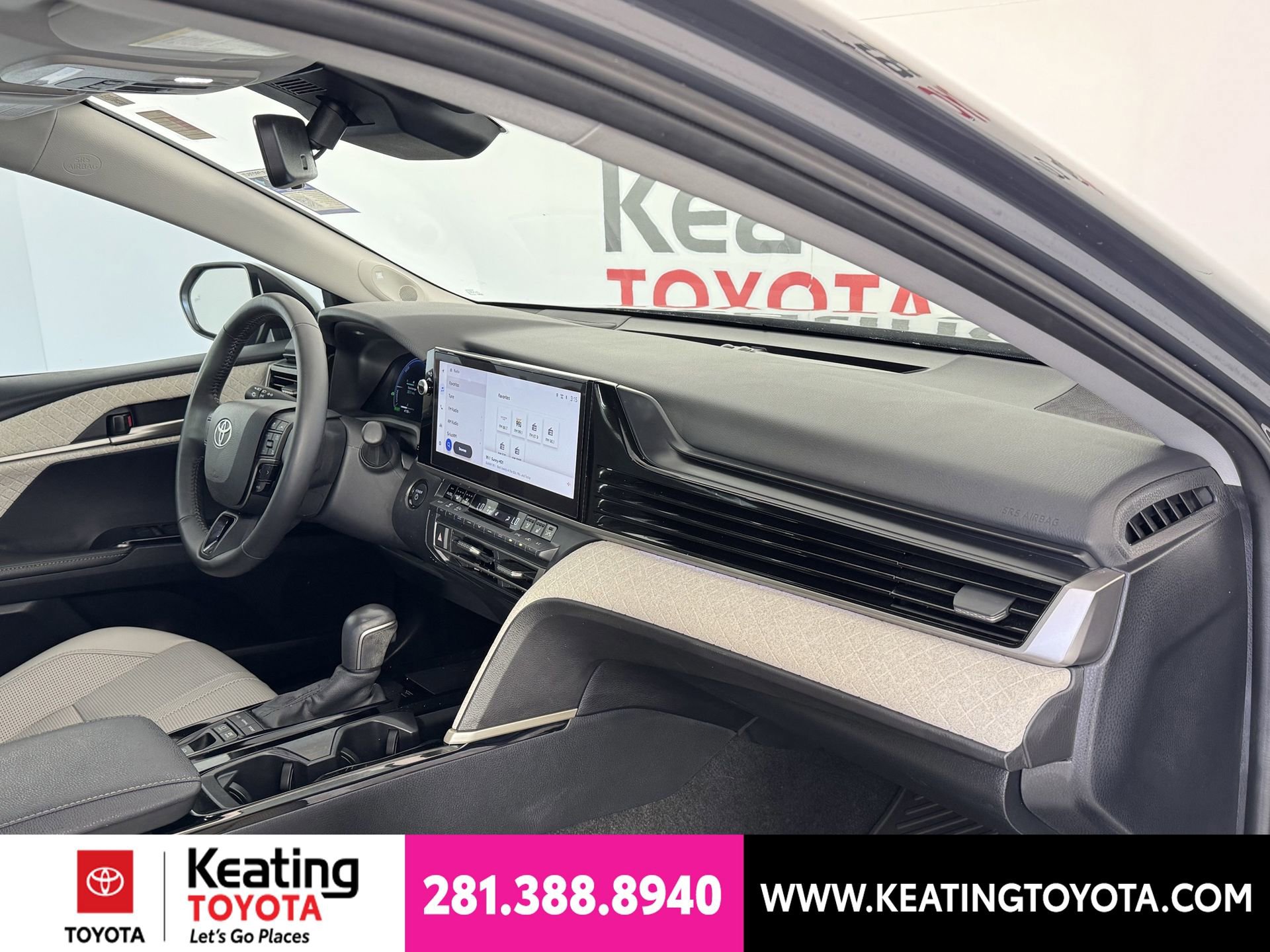 Used 2025 Toyota Camry XLE FWD image 23