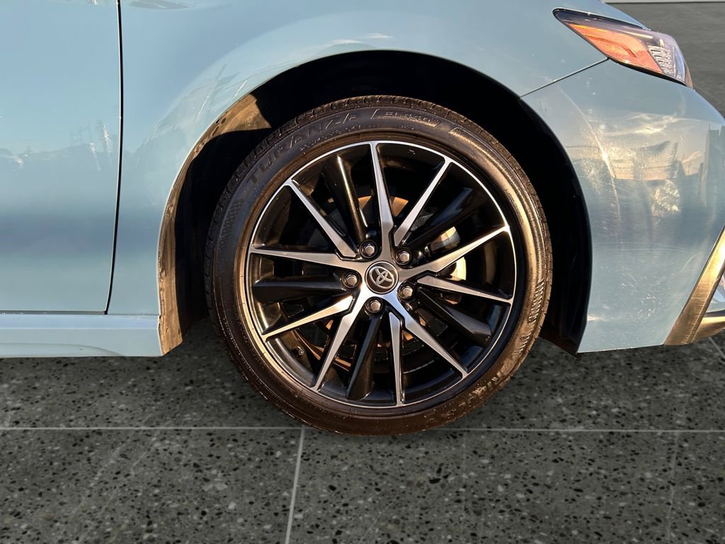 Used 2024 Toyota Camry SE w/ Cold Weather Package FWD image 9