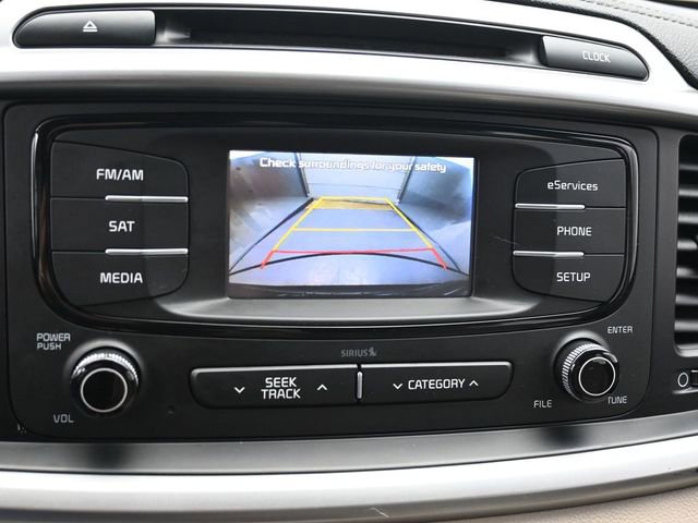 Used 2016 Kia Sorento LX w/ LX Convenience Package image 19