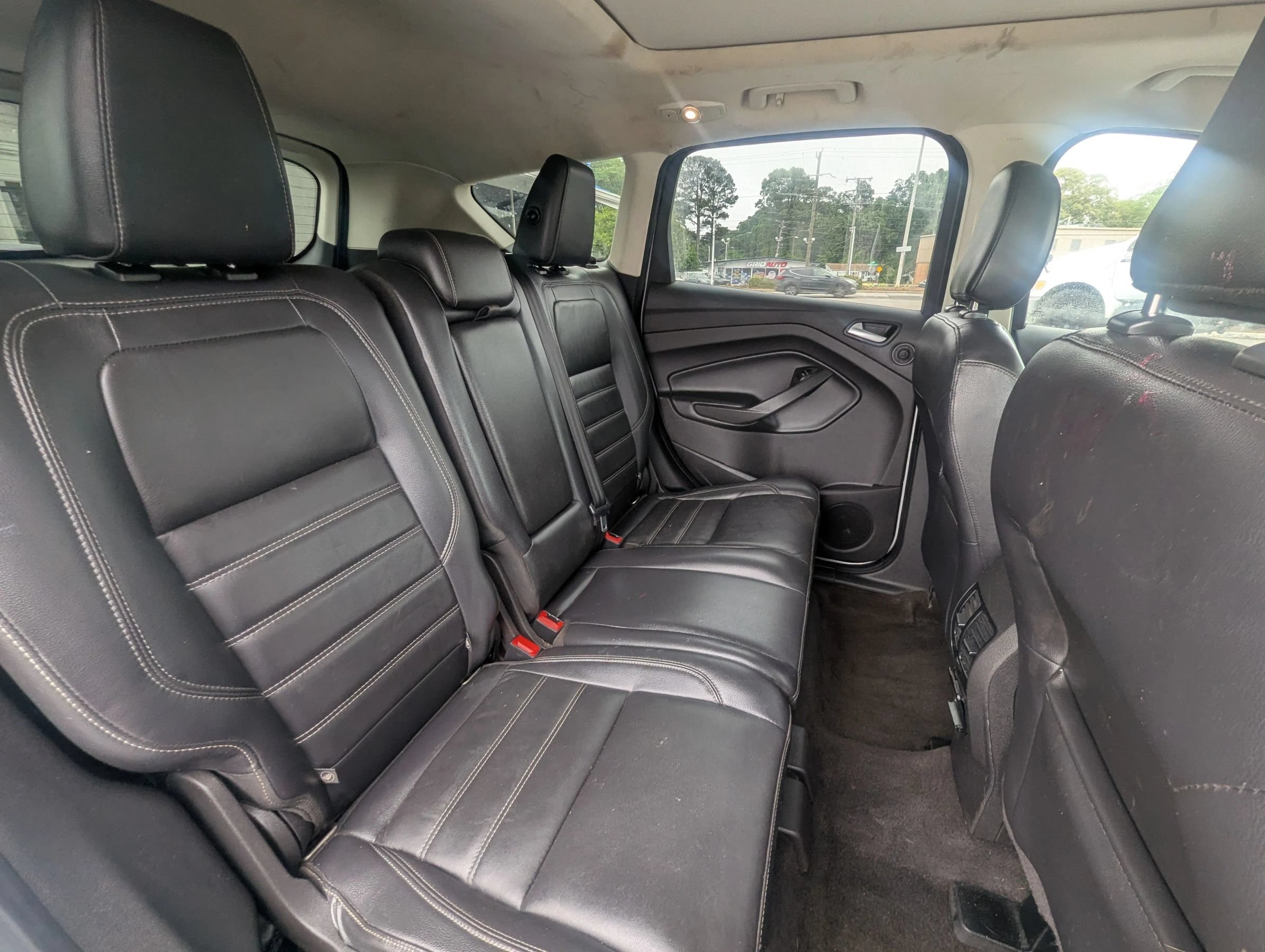 Used 2018 Ford Escape Titanium w/ Ford Safe & Smart Package AWD/4WD image 18
