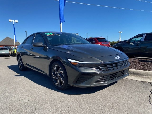 Used 2024 Hyundai Elantra SEL w/ Convenience Package