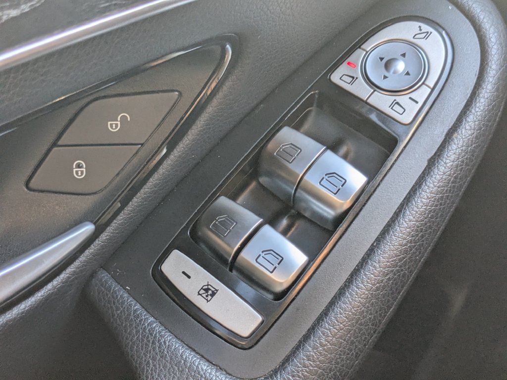 Certified 2018 Mercedes-Benz GLC 300 image 9