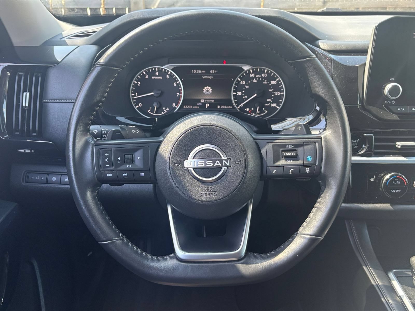 Used 2025 Nissan Pathfinder SV AWD/4WD image 25