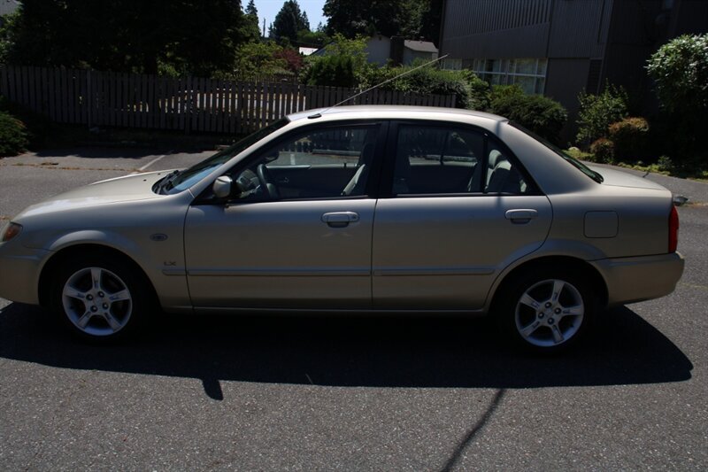 Used 2003 MAZDA Protege FWD image 12